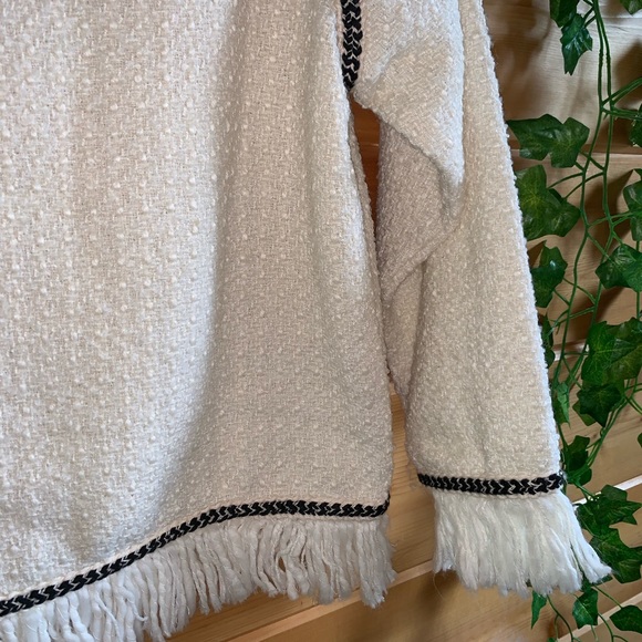 Creme & Black Moon River Sweater - Picture 6 of 6